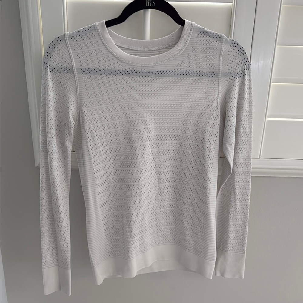Lululemon white long sleeve swift shirt